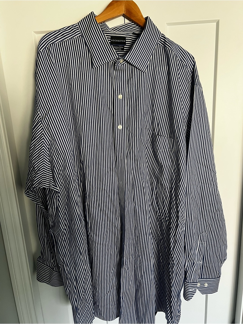 ROCHESTER Men’s Navy & White Vertical Stripe Dress Shirt